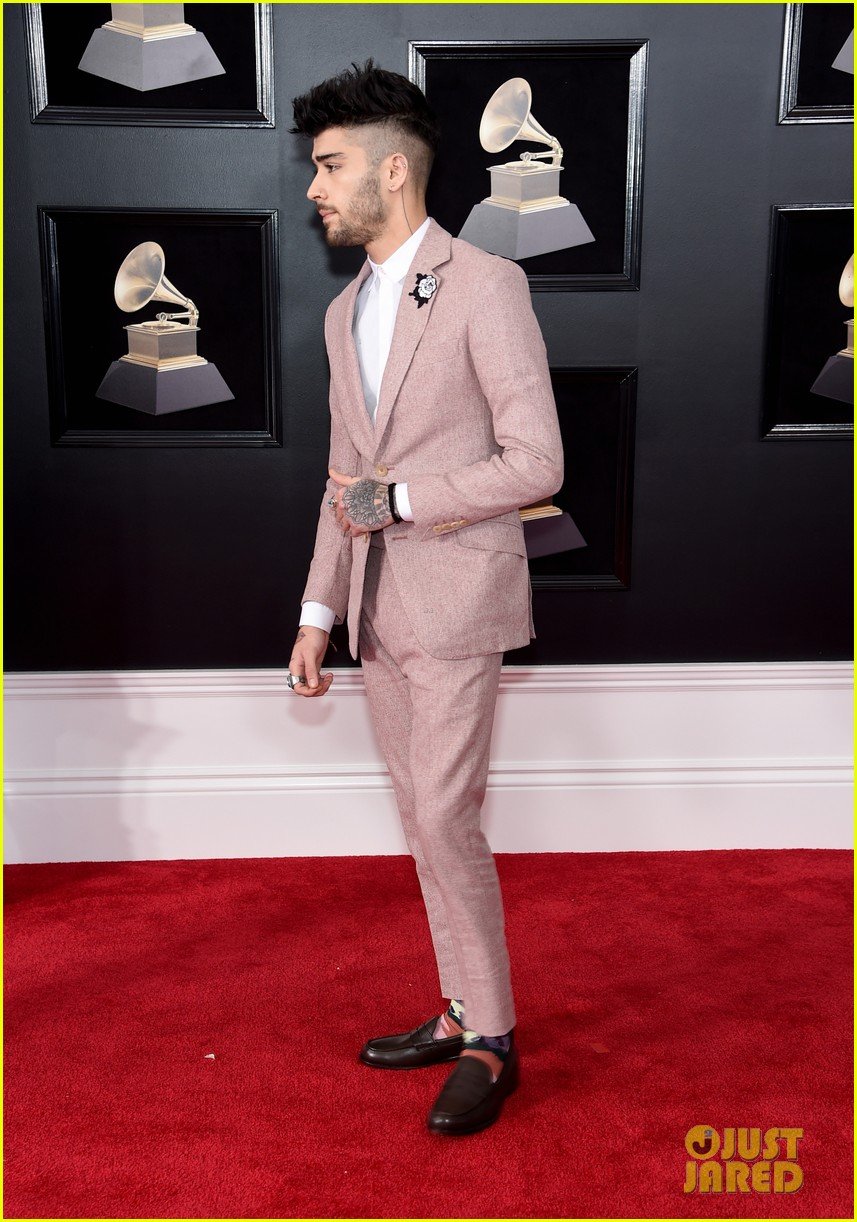 Zayn Malik Rocks Pink Suit For Grammys 2018 Photo 1136086 Photo Gallery Just Jared Jr