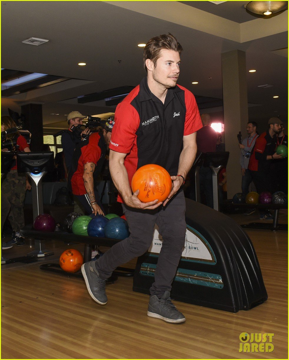 nina dobrev tom welling go celebrity bowling tournament 02
