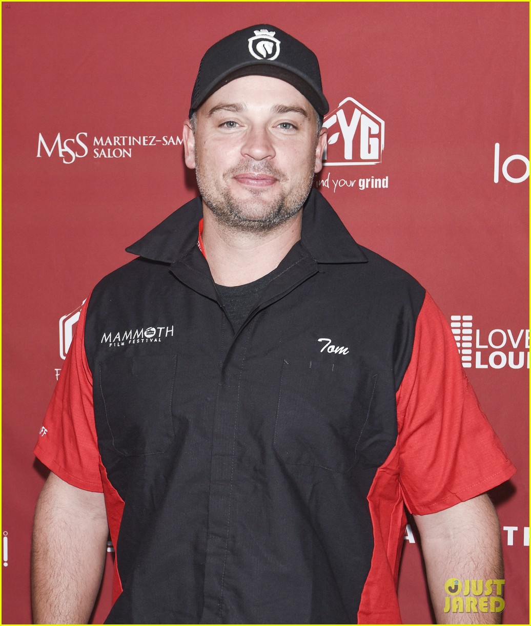 nina dobrev tom welling go celebrity bowling tournament 03
