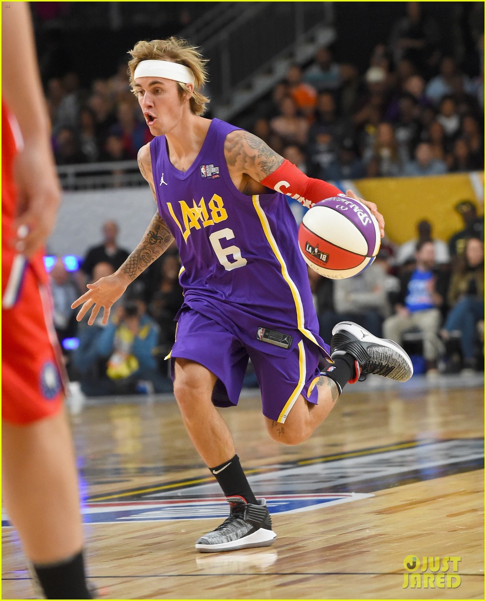 Justin Bieber Plays in the NBA AllStar Game Celebrity Game! Photo
