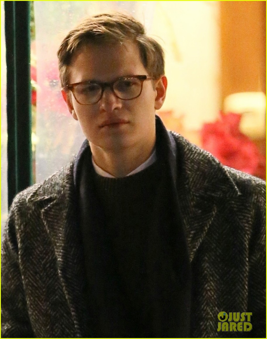 Full Sized Photo of ansel elgort gets into character on the goldfinch