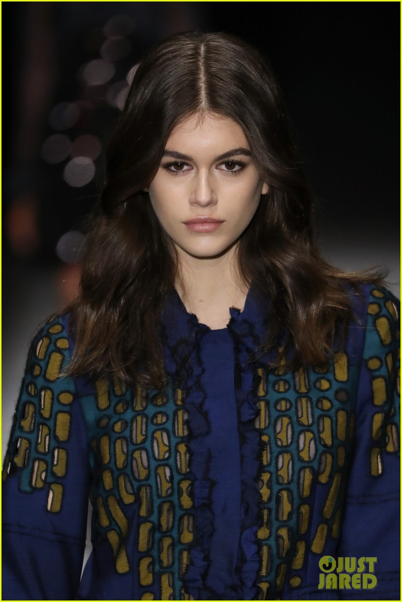 Kaia Gerber Rocks 'No After Party' Tights During NYFW! | Photo 1139144 ...