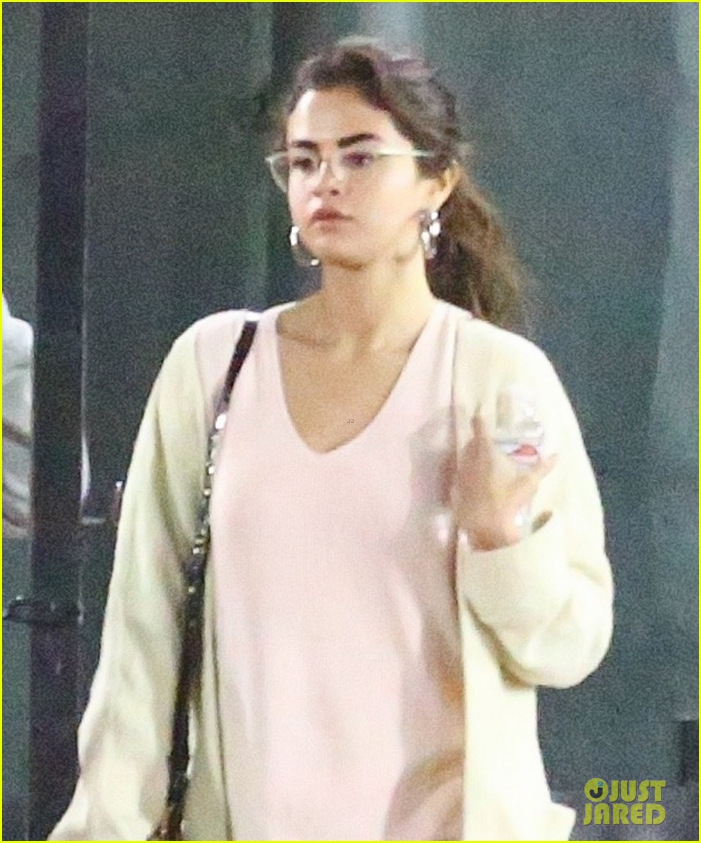 Full Sized Photo of selena gomez sunday night church service 04