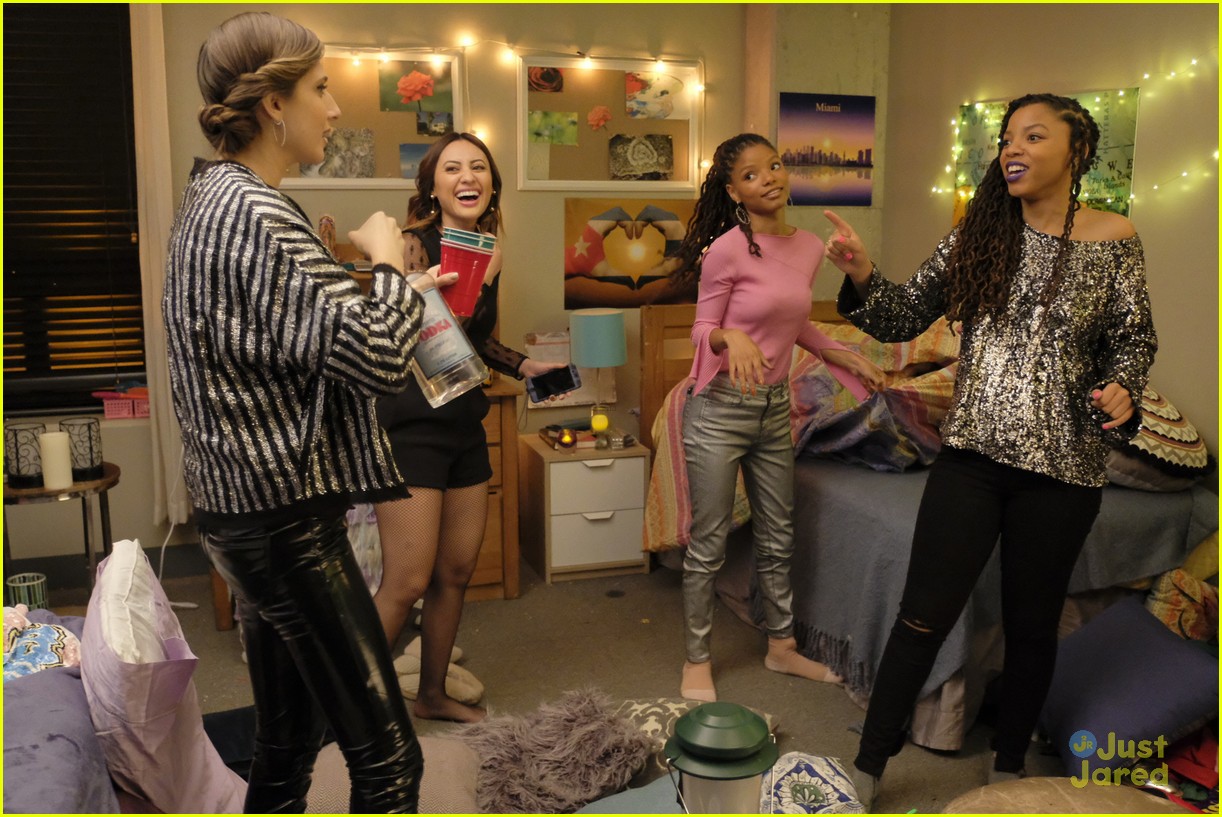 Full Sized Photo Of Grownish Zoey Bed Unbreak My Heart Stills 20 Zoey S Friends Try To Take