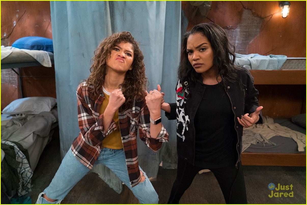 Zendaya & Veronica Dunne Reveal Their Fave 'K.C. Undercover' Episodes