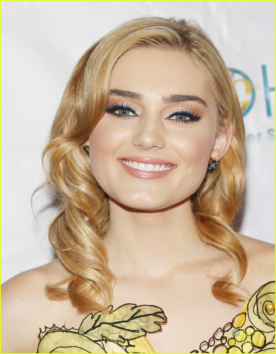 Zombies' Meg Donnelly Wore a Yellow Dress & Blue Belt Just Like