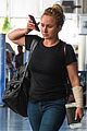hayden panettiere puts injured arm on display while leaving barbados 08