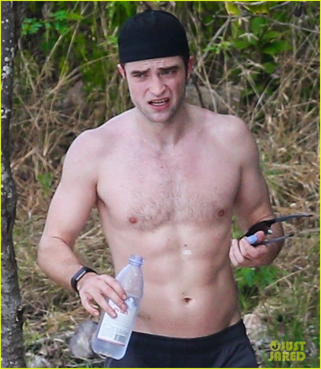 Robert Pattinson Has Never Looked Hotter Than In These Shirtless Pics Photo 1137799 Photo 5764