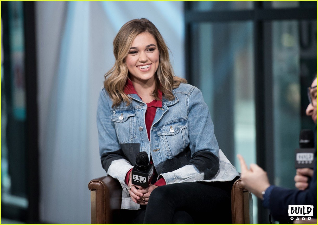 Full Sized Photo Of Sadie Robertson Celebrates Book Bestseller List 06 Sadie Robertson 9645