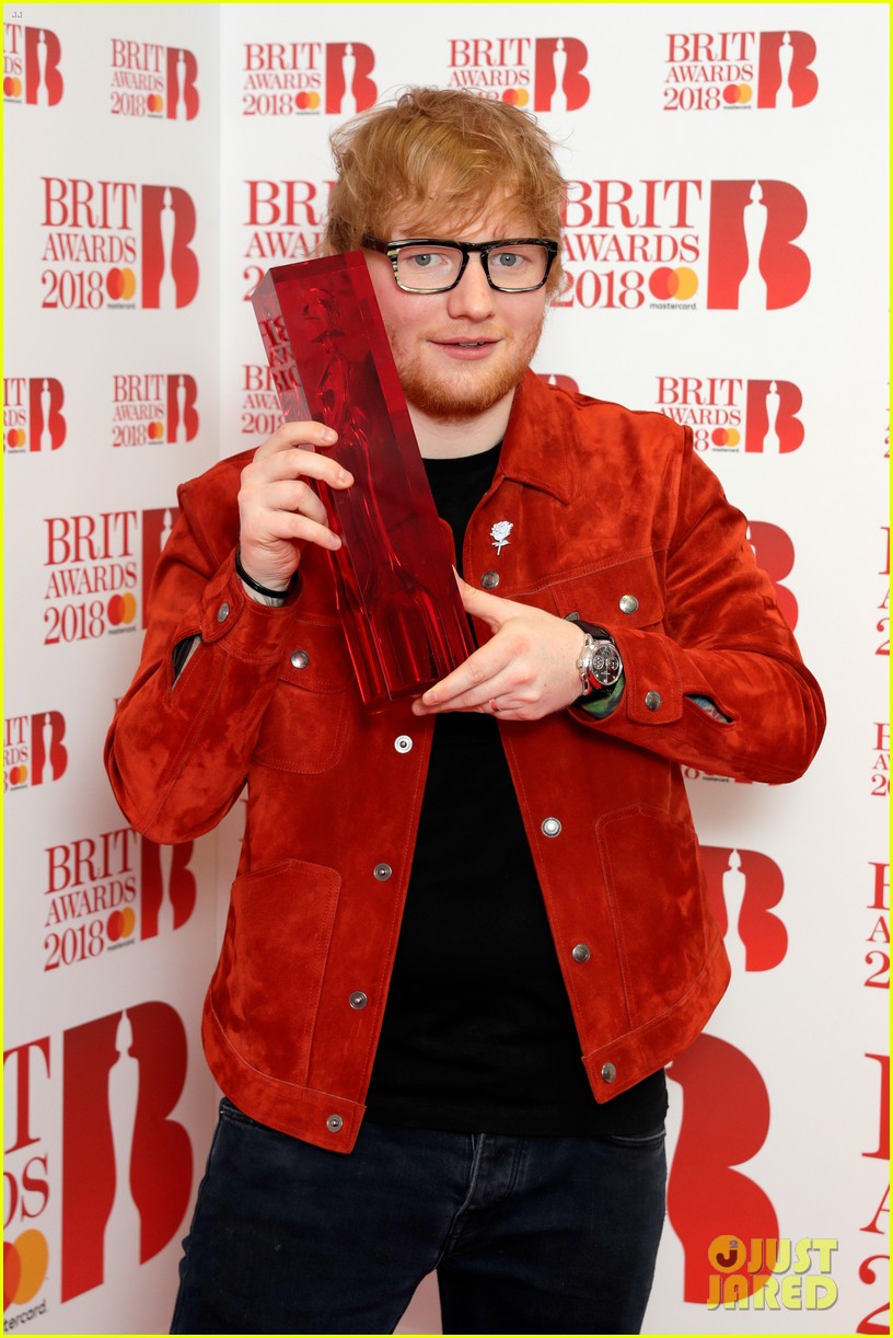 Ed Sheeran Wins Global Success Award, Performs 'Supermarket Flowers' at