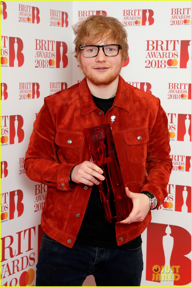 Ed Sheeran Wins Global Success Award Performs Supermarket Flowers At