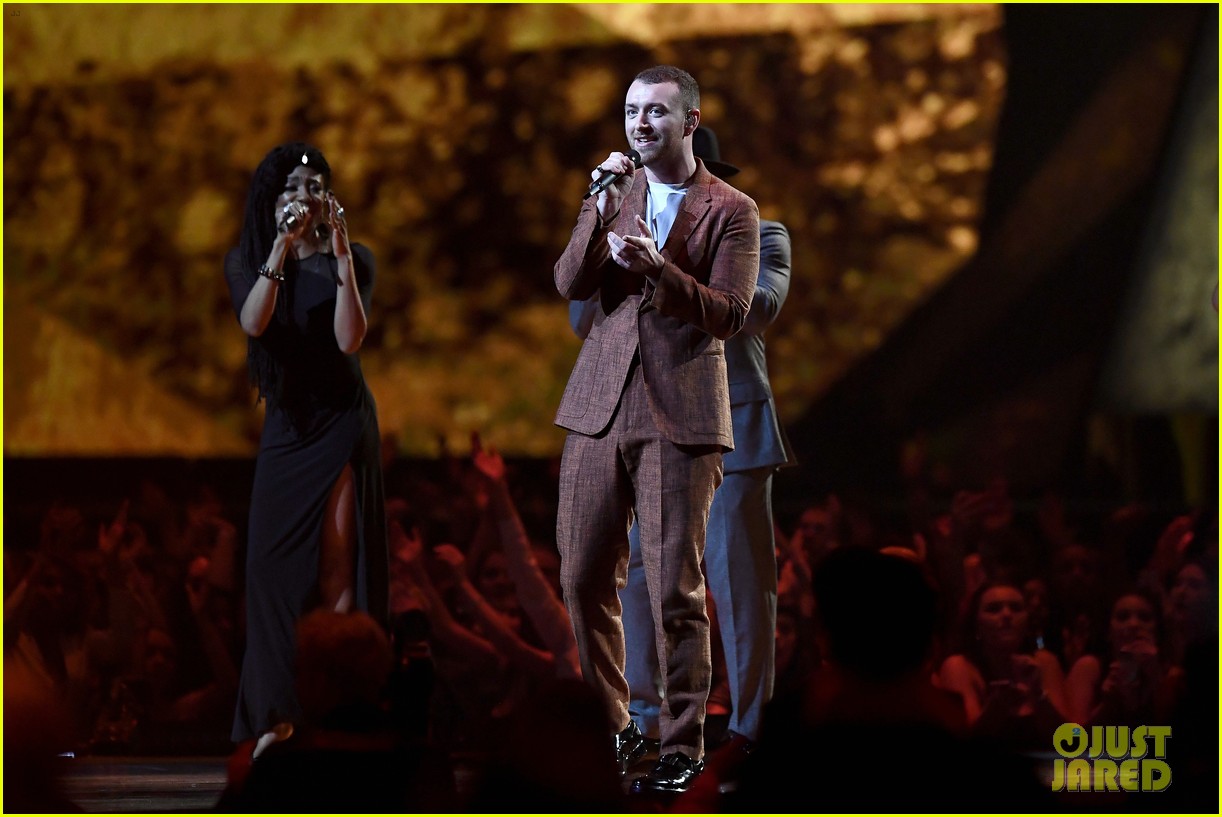 sam smith wows the crowd with too good at goodnyes performance at brit awards 2018 06