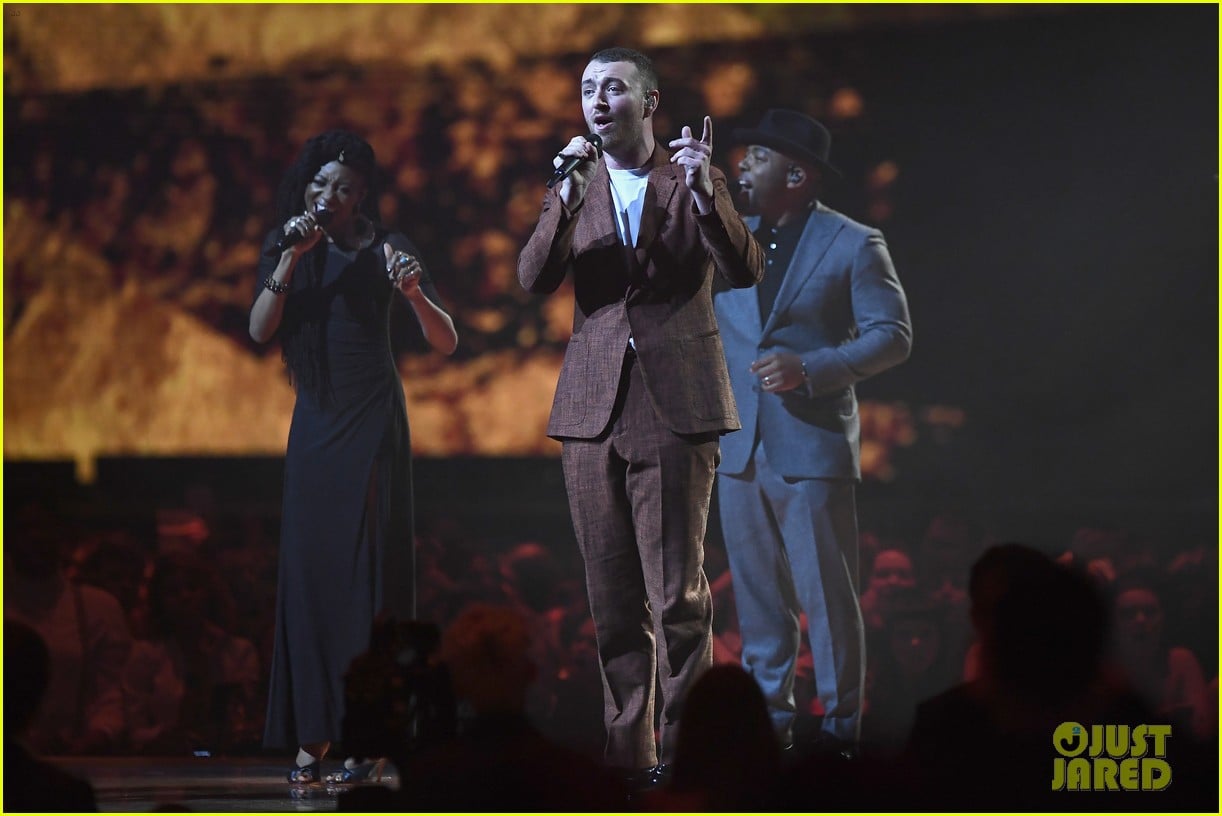 sam smith wows the crowd with too good at goodnyes performance at brit awards 2018 07
