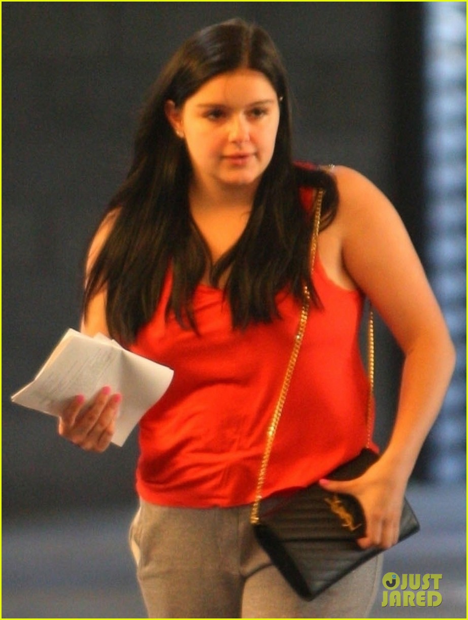 Full Sized Photo Of Ariel Winter Steps Out After The Last Movie Star Trailer Premieres 02 