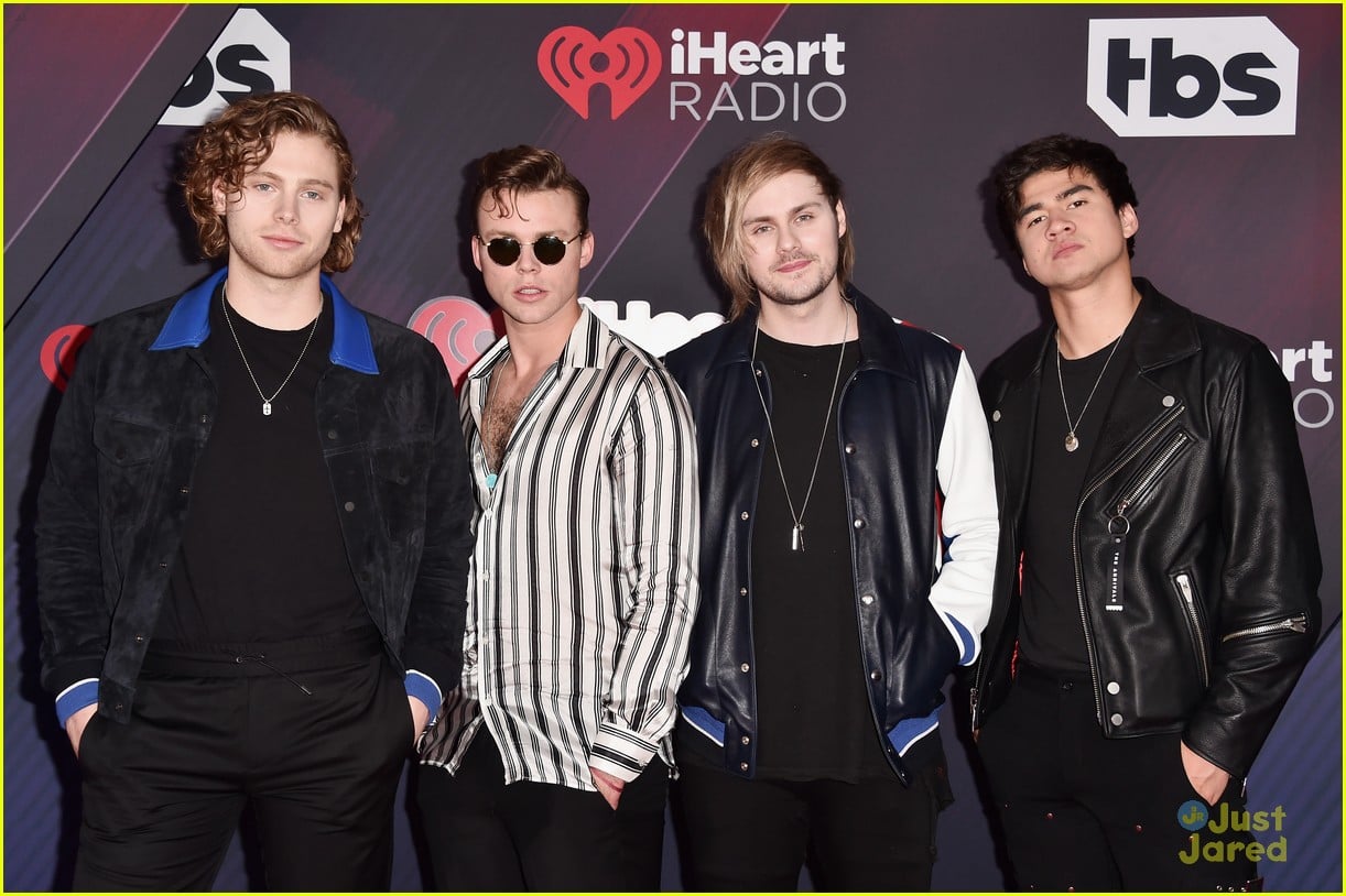 5 Seconds of Summer Perform at Fan Army Celebration Ahead of ...