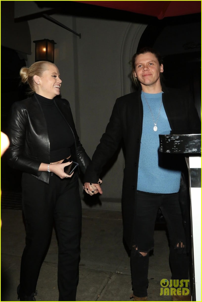alli simpson conrad sewell hold hands for date night 04