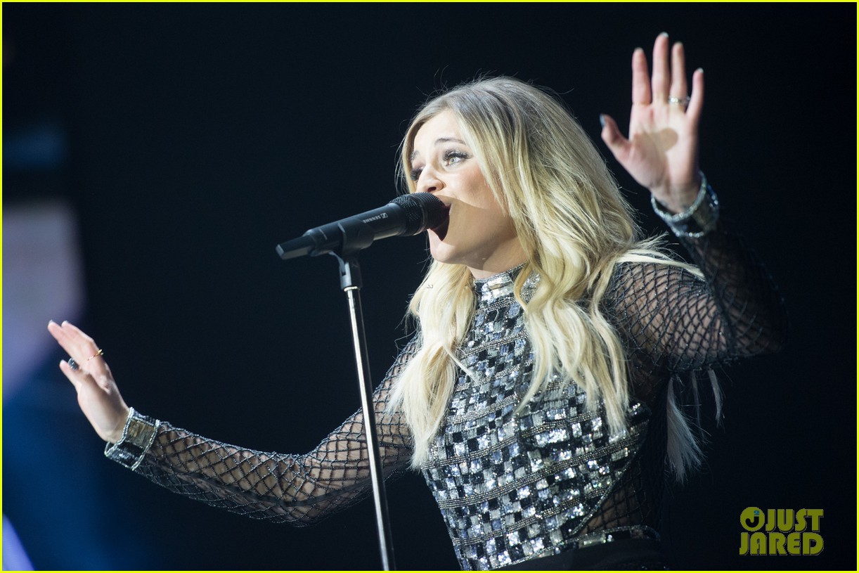 Kelsea Ballerini Takes the Stage at C2C Music Festival 2018 | Photo ...