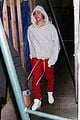 justin bieber keeps it casual for birthday dinner at mastros steakhouse 01