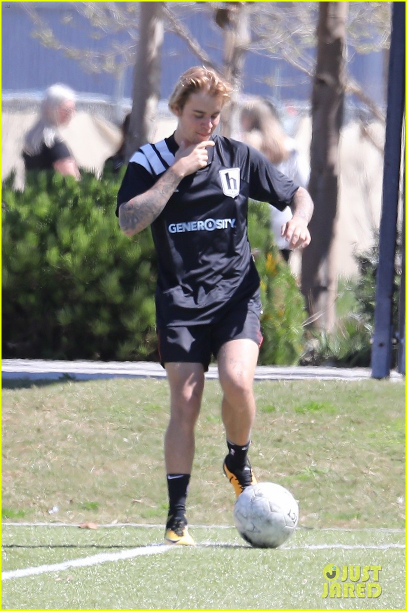 Full Sized Photo Of Justin Bieber Plays Soccer 27 Justin Bieber Has A 