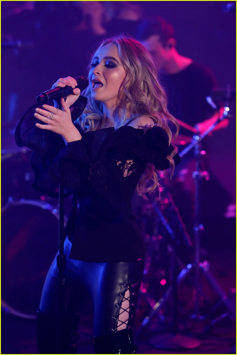 Full Sized Photo of sabrina carpenter and jonas blue perform alien on