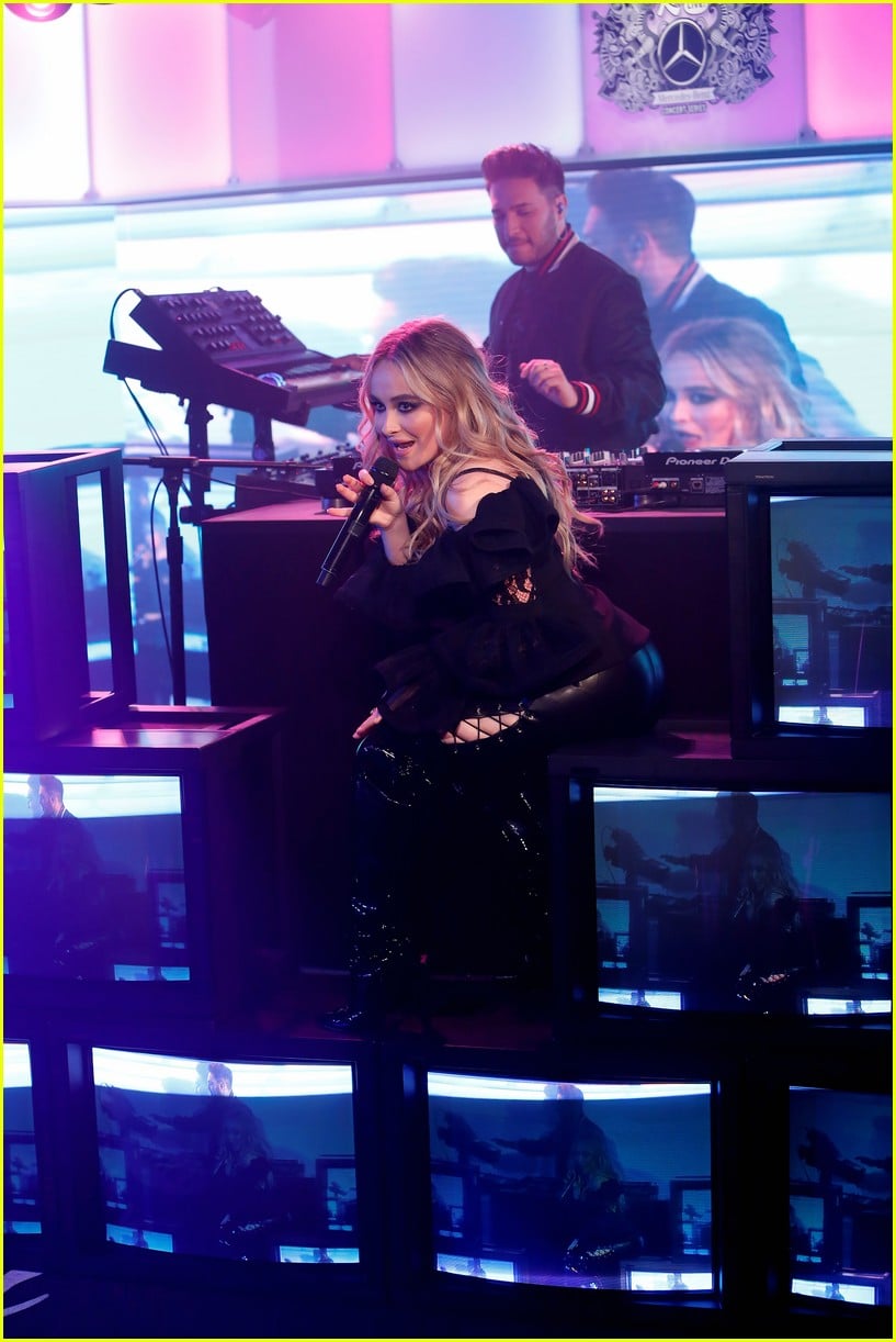 Full Sized Photo of sabrina carpenter and jonas blue perform alien on