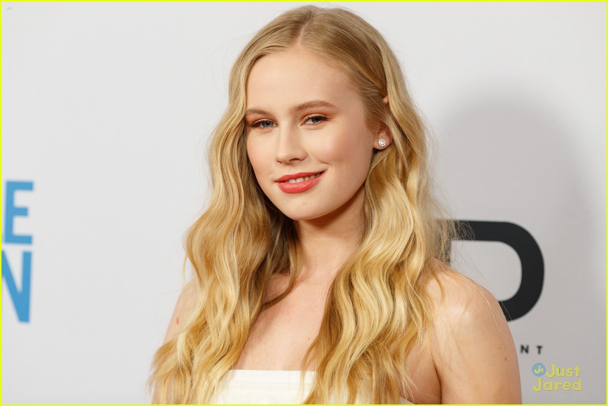 Danika Yarosh & Erin Moriarty Premiere Their New, Inspiring Movie 'The