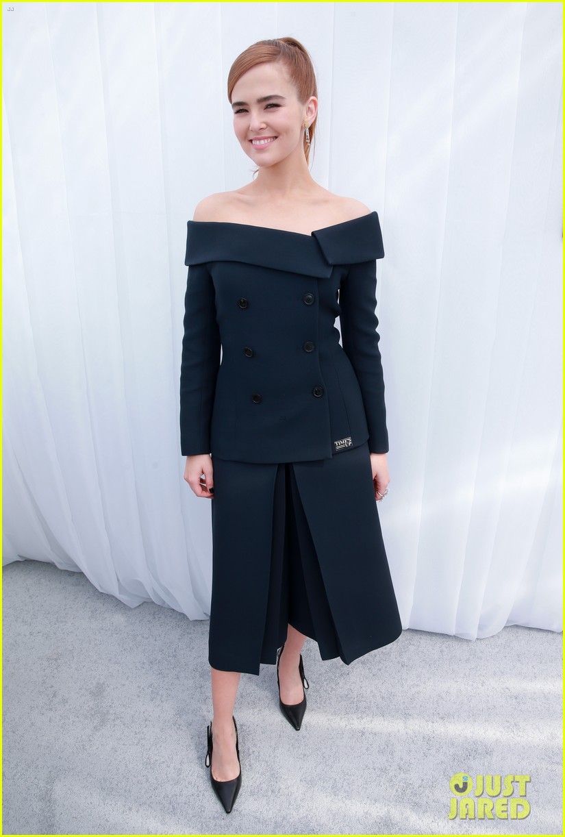zoey deutch and haley lu richardson join forces at spirit awards 2018 04