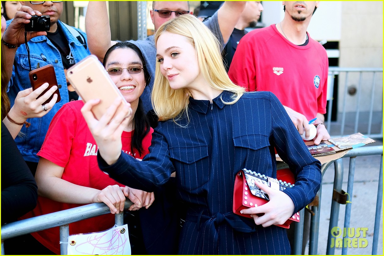 Elle & Dakota Fanning Join Forces at SXSW Film Festival 2018! Photo