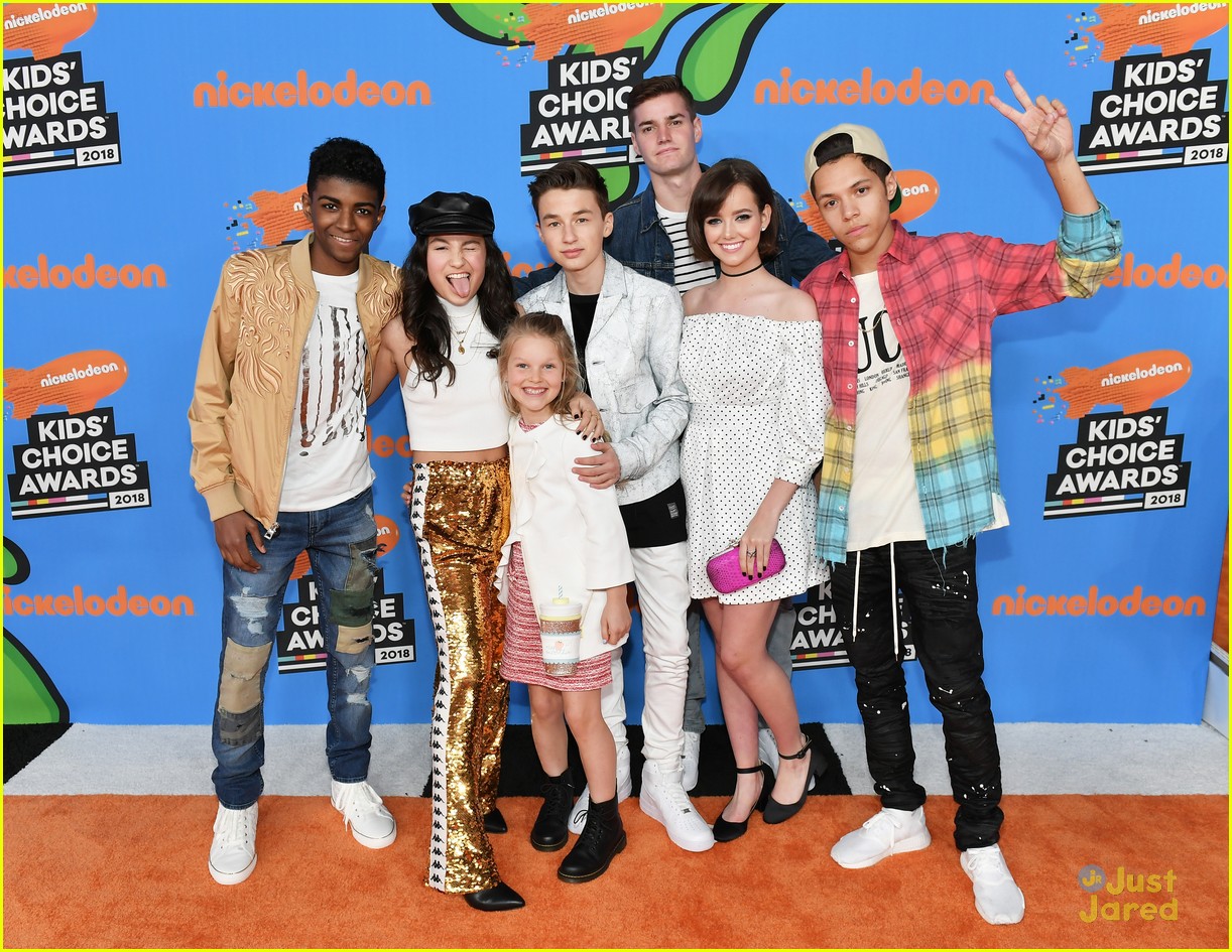 Honor choice kids. Nickelodeon кайра Исако Смит. Кайра Исако Смит и Даан Крейгтон. Кейт Бенсдорп. Nickelodeon Kids choice Awards 2018.