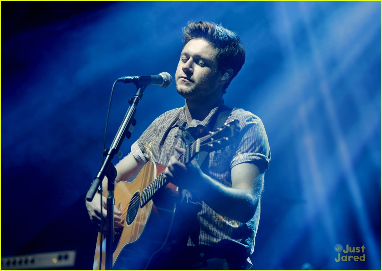 Ariana Grande Passed On A Sweet Message To Manchester Through Niall