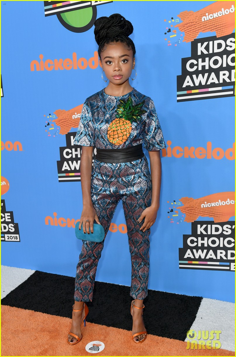 Bunk'd's Peyton List & Skai Jackson Wear the Pants at Kids Choice ...