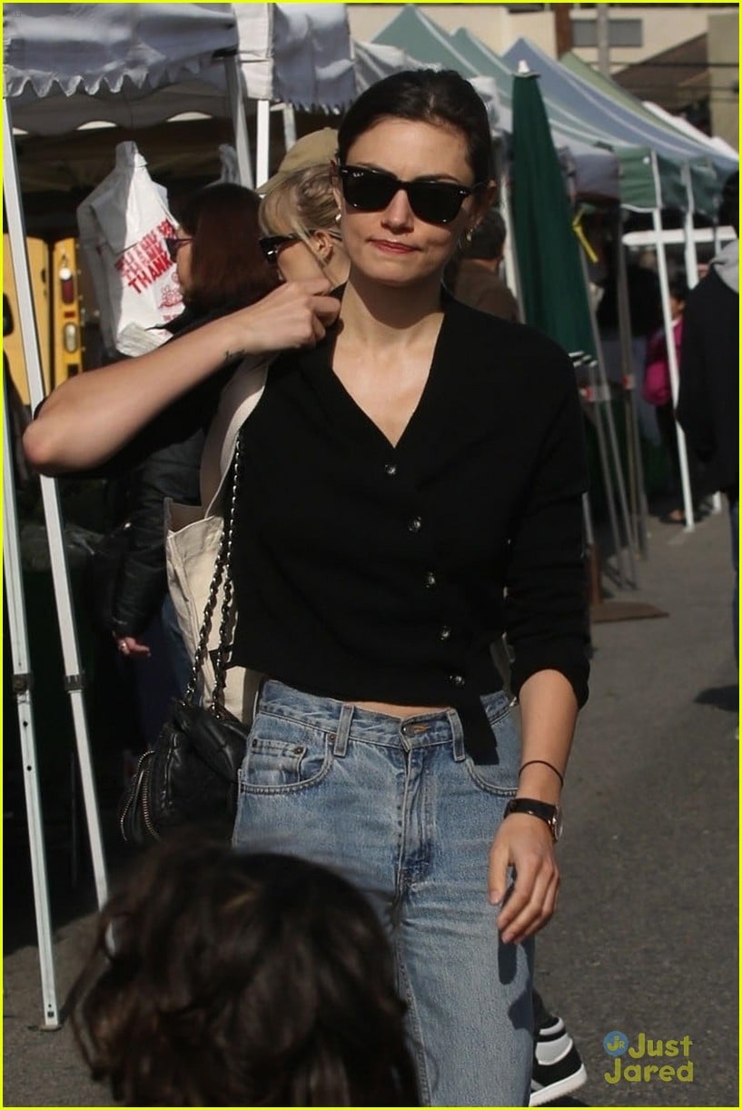 Full Sized Photo of phoebe tonkin aussie roles farmers market 01