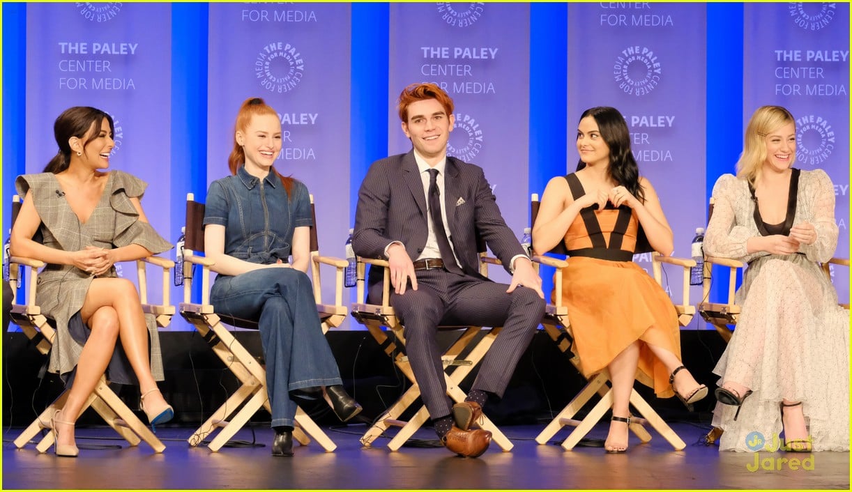 Full Sized Photo of riverdale paleyfest cast dishes black hood return ...