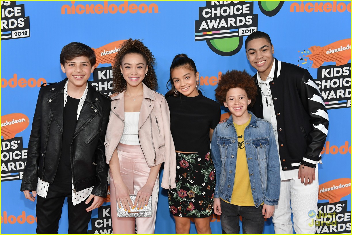 Siena Agudong & Her 'Star Falls' Cast Hit First Kids' Choice Awards ...