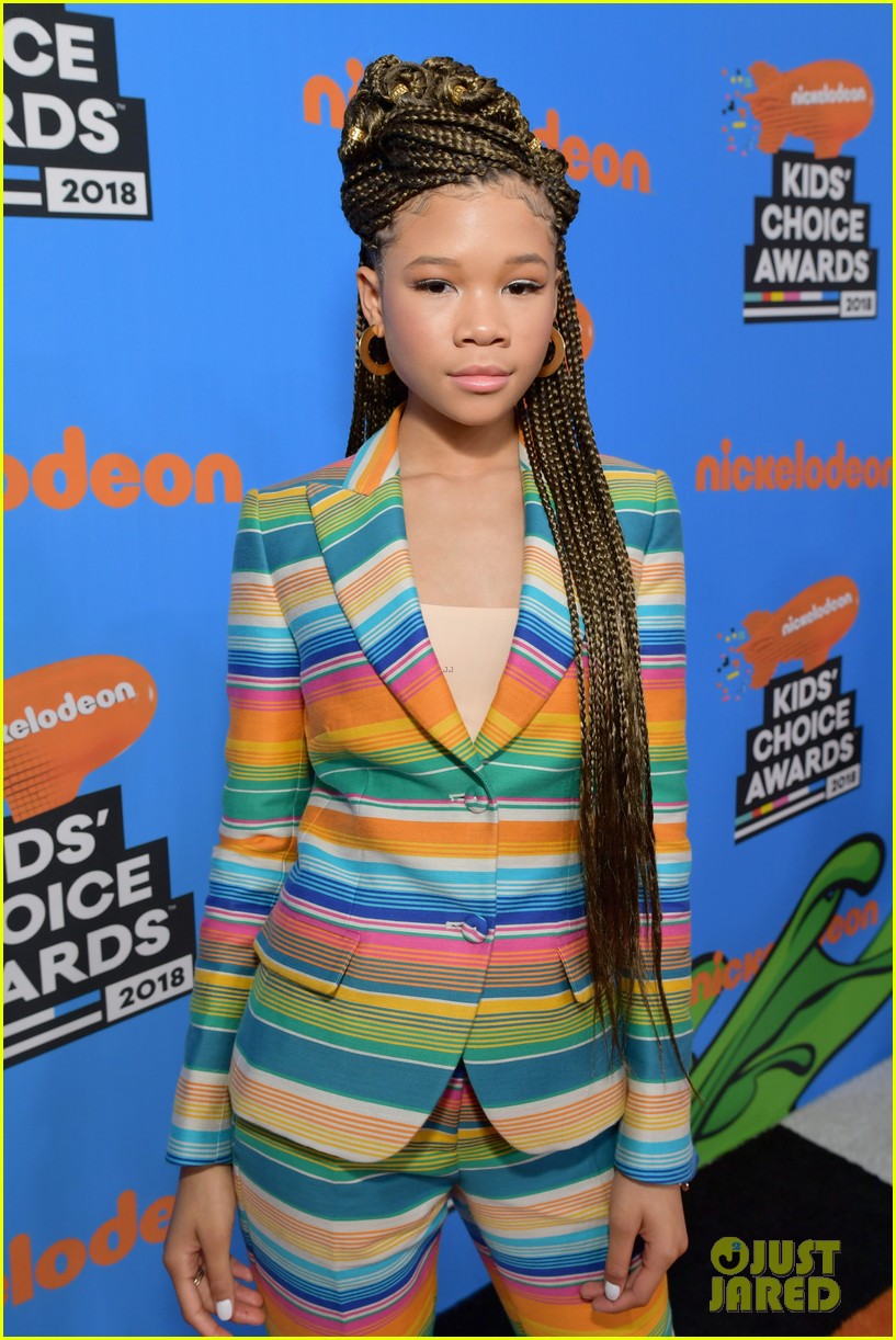 Full Sized Photo of hailee steinfeld storm reid kids choice awards 2018