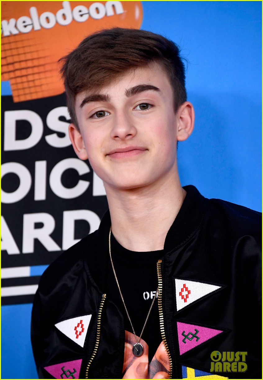 Mackenzie Ziegler Joins Johnny Lauren Orlando At Kids Choice Awards 18 Photo 18 Kids Choice Awards Johnny Orlando Kcas Kids Choice Awards Lauren Orlando Mackenzie Ziegler Pictures Just Jared Jr