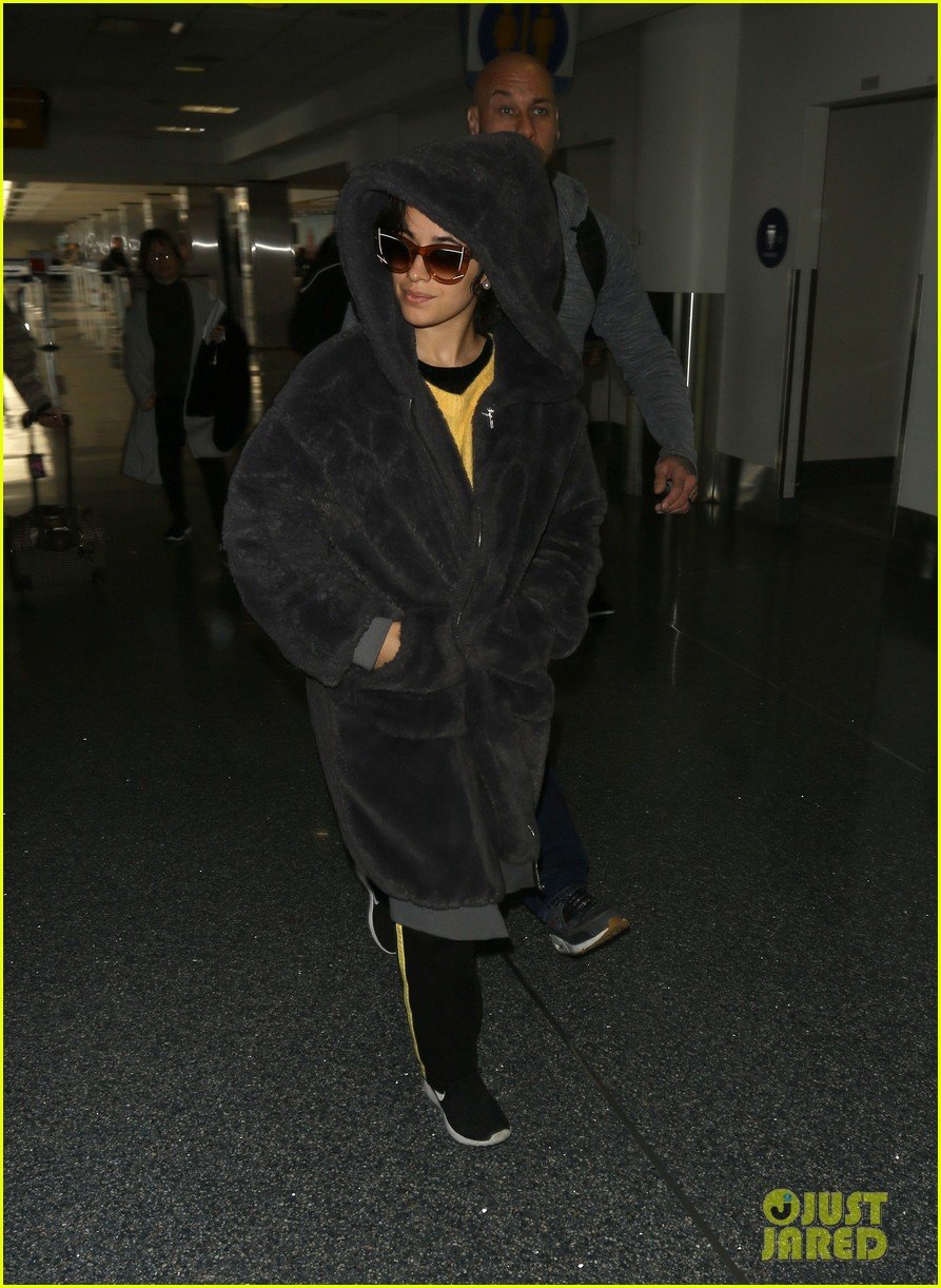 Full Sized Photo of camila cabello trolls the paparazzi airport 14