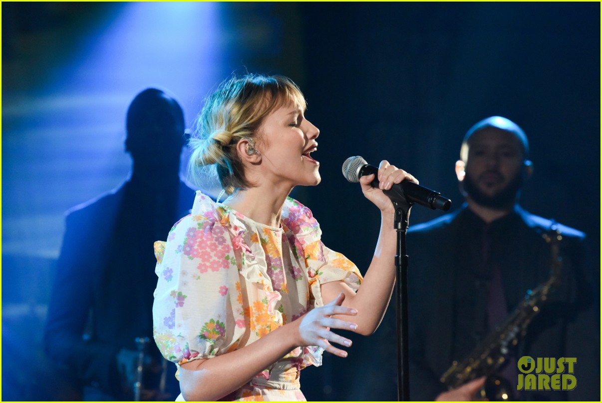 Full Sized Photo of grace vanderwaal performs clearly on late show with