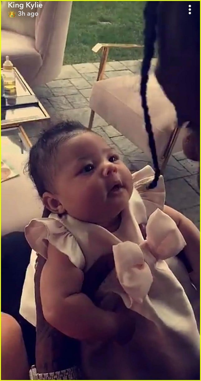 Kylie Jenner Shares Easter Sunday Videos of Stormi & Travis Scott(01)