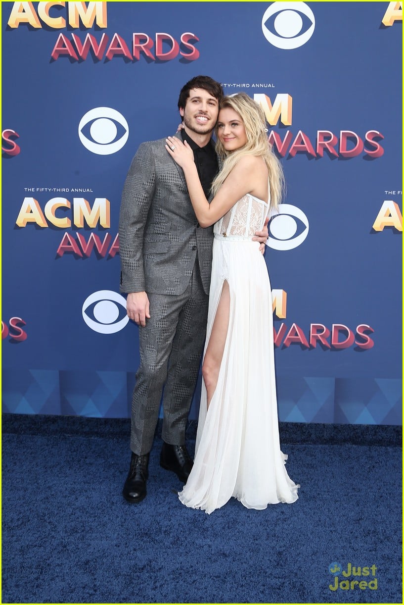 Full Sized Photo of kelsea ballerini evans two week rule couple