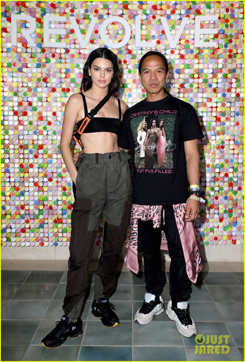 Full Sized Photo Of Kendall Jenner Flaunts Abs At Coachella Party 19 