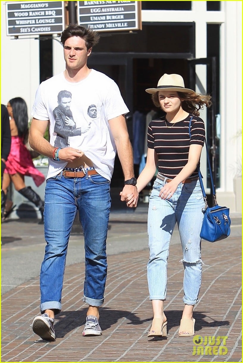 joey king and boyfriend jacob elordi make a stylish couple at the grove 01