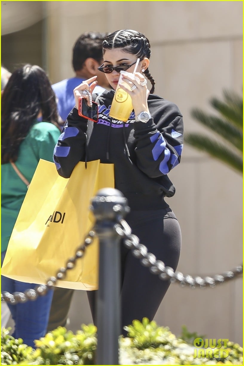 Kylie Jenner Took Travis Scott to Six Flags For His First Time Photo