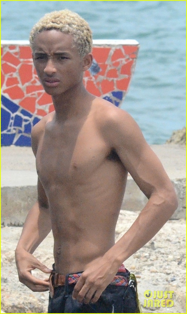 Jaden Smith Goes Shirtless In His Boxers On Set Of New Music Video Photo 1156141 Photo