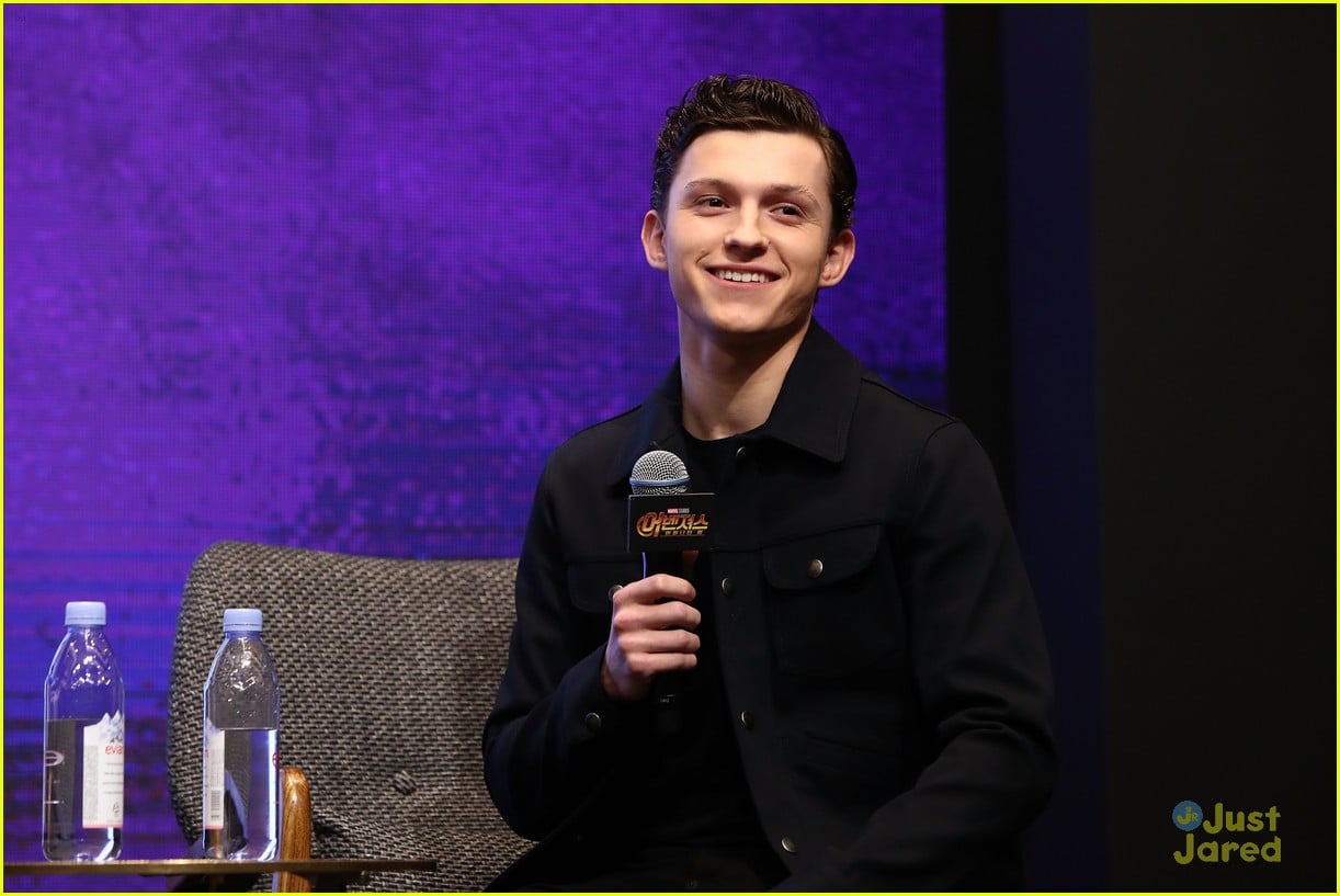 Full Sized Photo of tom holland avengers infinity war premiere seoul 17