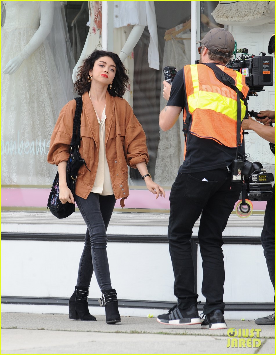 Sarah Hyland Is Filming Her New Movie 'The Wedding Year'! | Photo