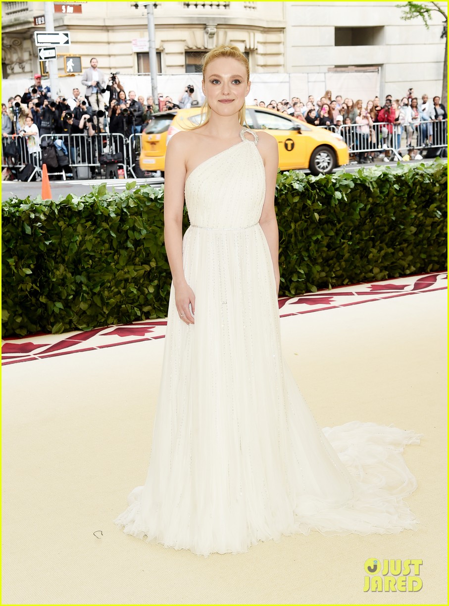 Dakota Fanning Is An Angel at Met Gala 2018 | Photo 1158144 - Photo