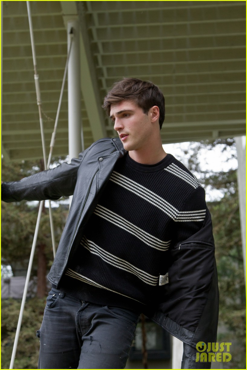 get to know kissing booth jacob elordi with 10 fun facts exclusive 04