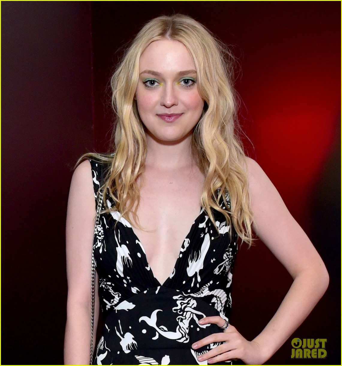 Full Sized Photo of dakota fanning boyfriend henry frye prada show 06