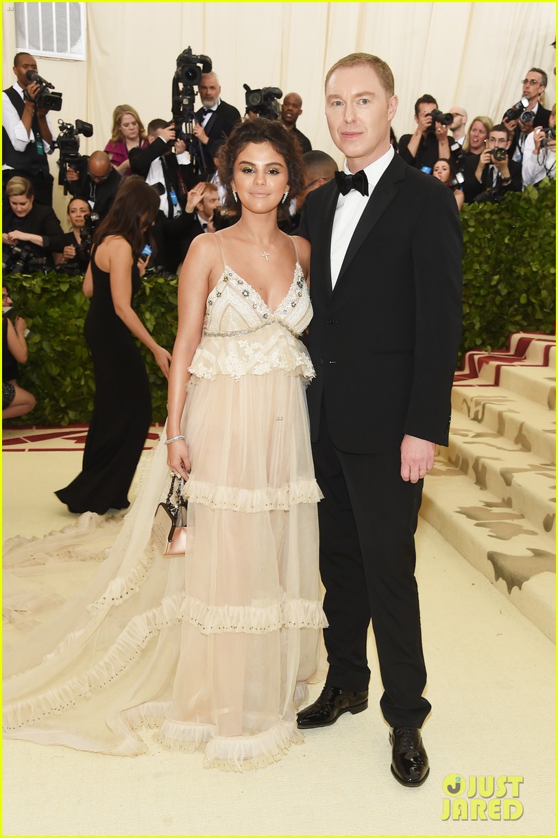 Selena Gomezs Met Gala 2018 Look Features A Bible Quote Photo 1158209 Photo Gallery Just 
